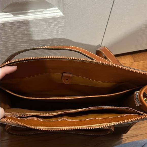 Vintage Dooney & Bourke Brown and Tan Leather Shoulder Bag - Picture 5 of 6